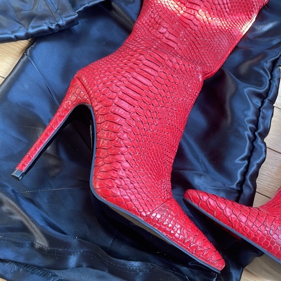 🌶️ Python RED VIXEN THIGH HIGH BOOTS *NEW* THIS IS A SEXY SHOE RIGHT HERE - Picture 4 of 14